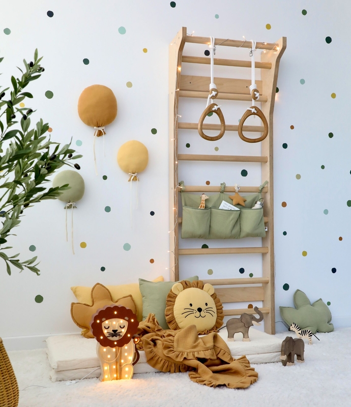 Playroom Lion Decor In Yellow &amp; Green