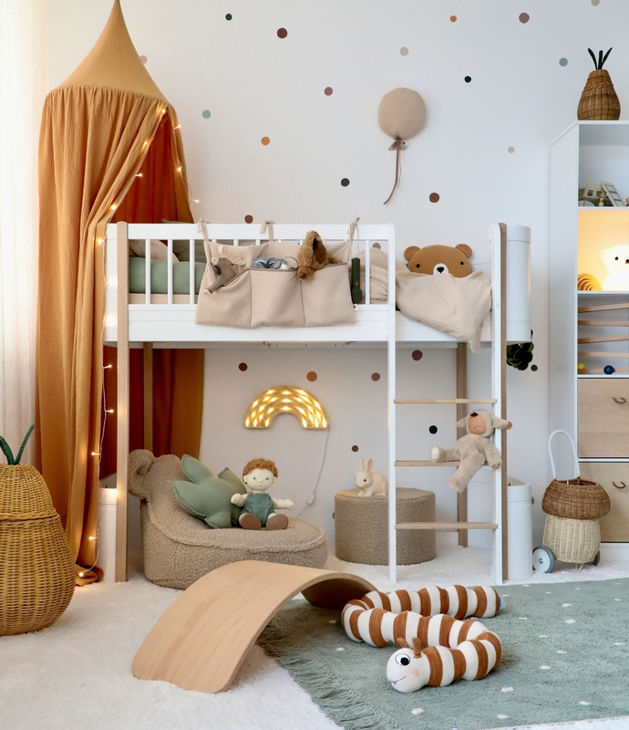 Kidsroom With Camel Canopy