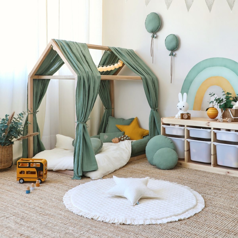 Kidsroom In Cream &amp; Khaki With Rainbow Decor