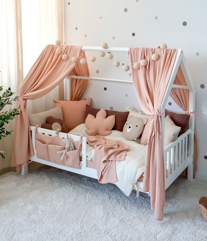 Kidsroom With House Bed &amp; Powder Pink Decor