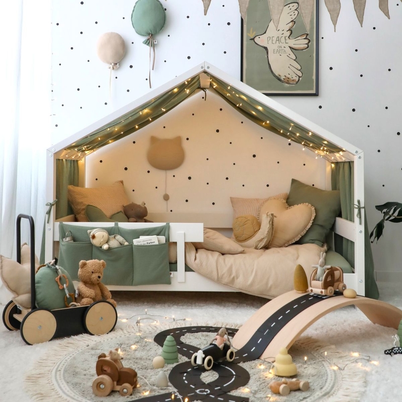 Kidsroom With Khaki, Beige &amp; Black Decor