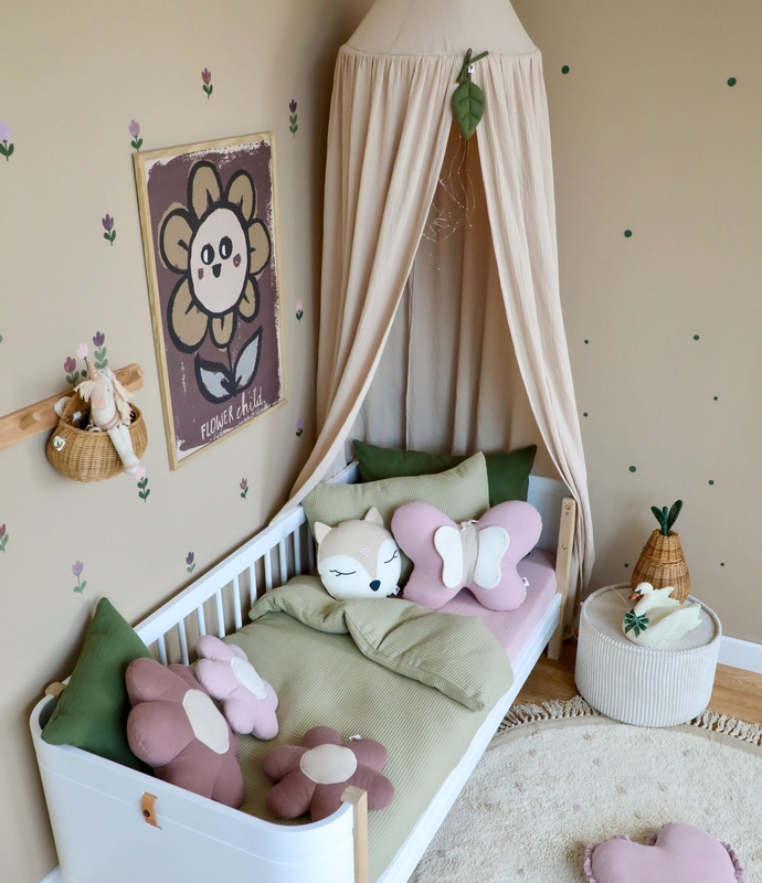 Kidsroom With Flower Decor In Beige, Purple &amp; Green