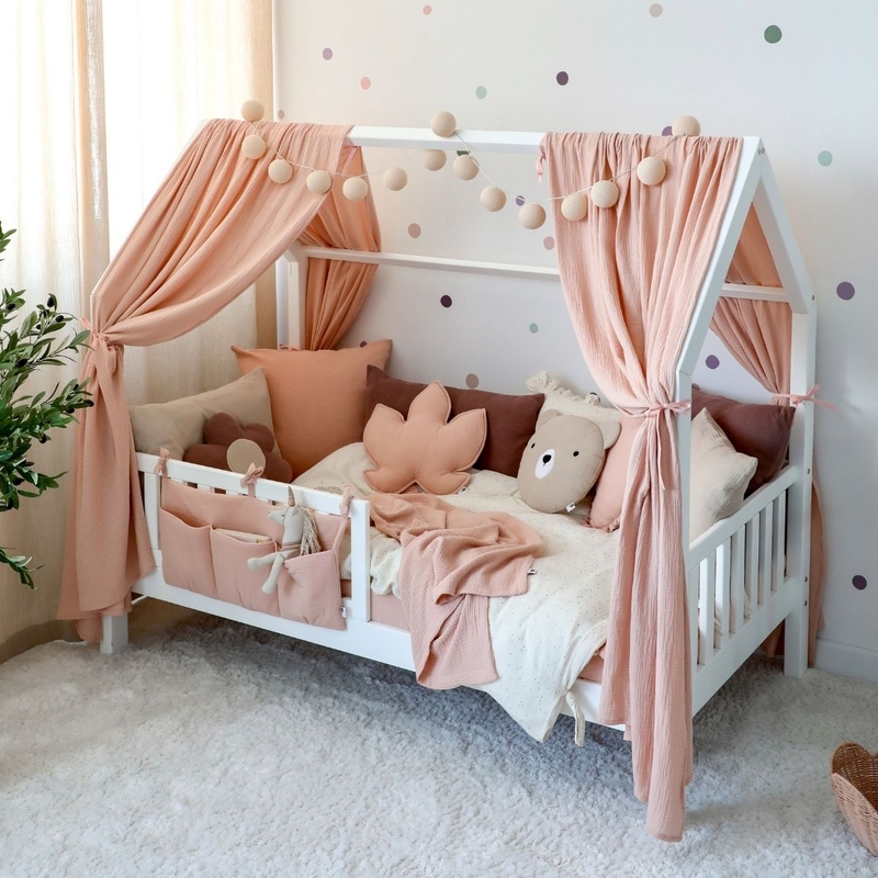 Kidsroom With House Bed &amp; Powder Pink Decor