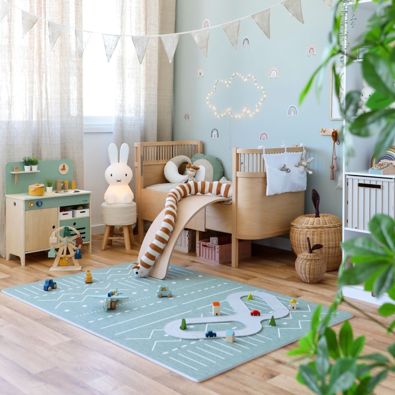 Kidsroom With Linen Bedding