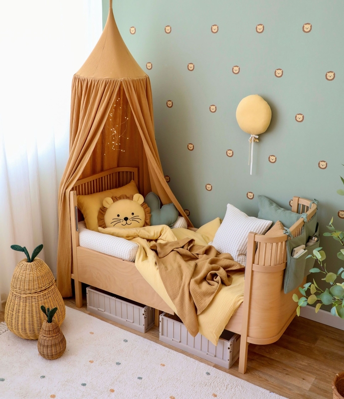 Kidsroom With Lion Decor In Yellow, Camel &amp; Khaki